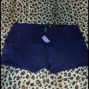Nwt torrid w26 navy shorts with eyelet pattern